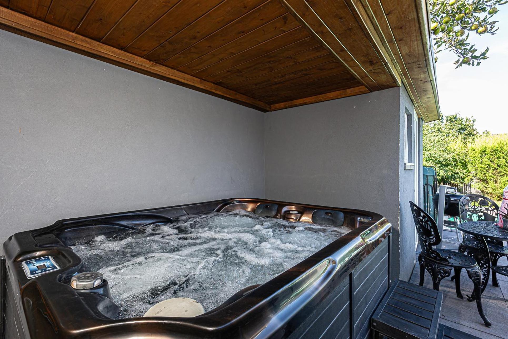 Gites Spa Strasbourg - Studio Romantique, Jacuzzi, Sauna, Terrasse Privee Furdenheim 外观 照片