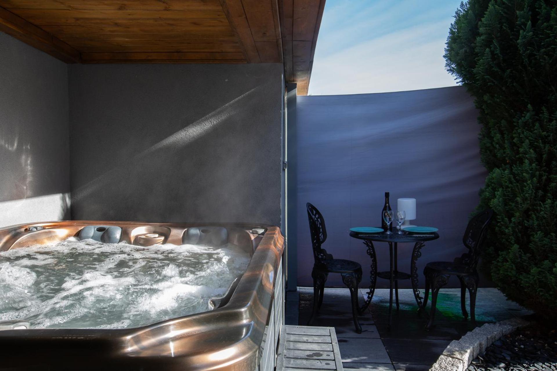 Gites Spa Strasbourg - Studio Romantique, Jacuzzi, Sauna, Terrasse Privee Furdenheim 外观 照片