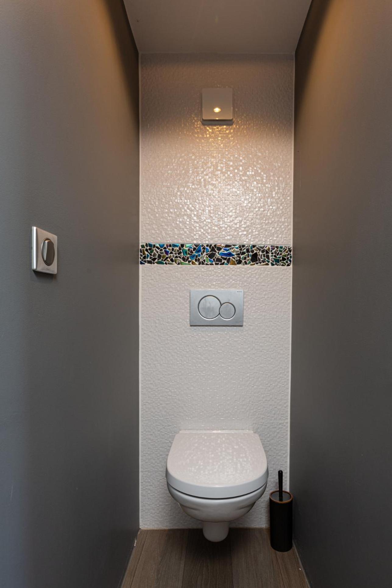 Gites Spa Strasbourg - Studio Romantique, Jacuzzi, Sauna, Terrasse Privee Furdenheim 外观 照片